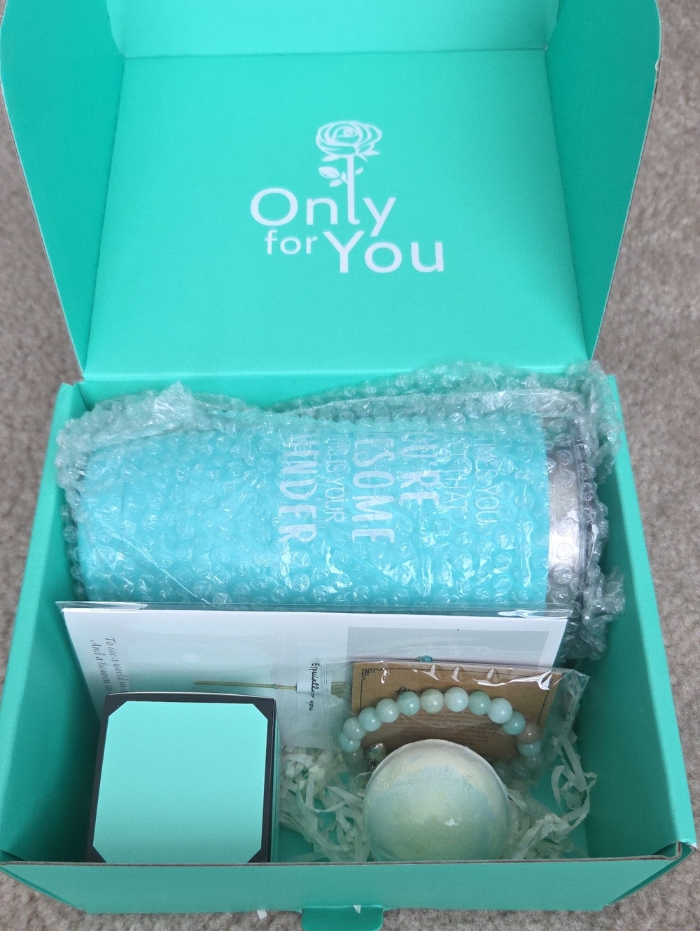 Women's Bath & Body Gift Set, NIP, W/Cup,Bracelet,Bath Bomb,Sleep Mask,Candle